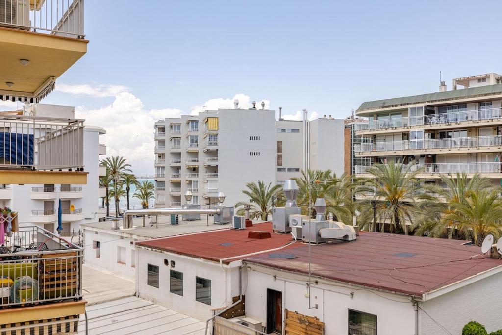 Morning Coffee by the Sea 1 BR Between Capellans and Llevant Beaches - 4