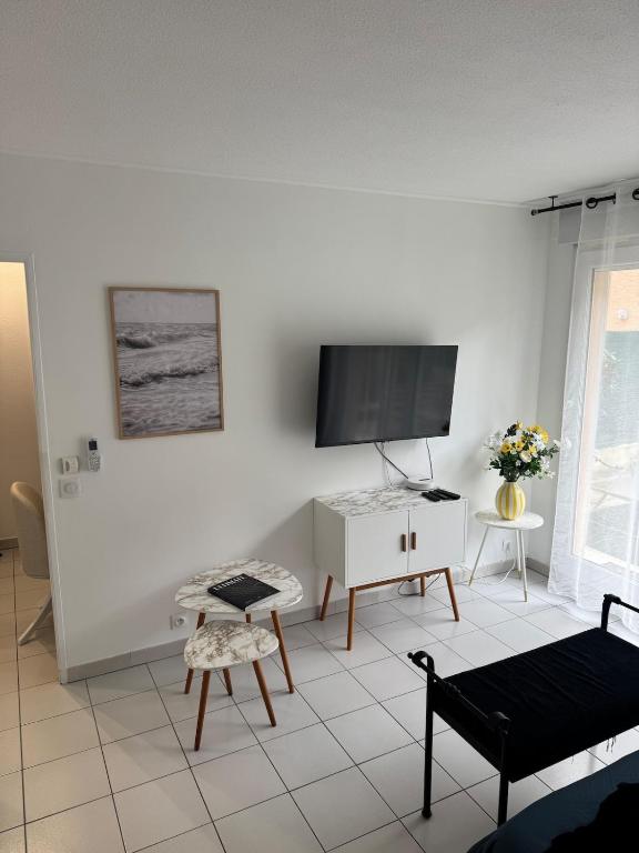 Mon Appart avec Terrasse et Piscine - 4