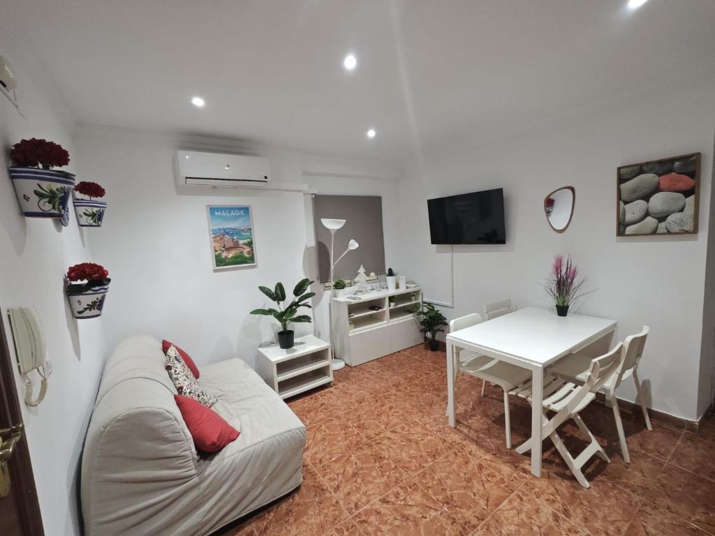 Apartamento 2 dormitorios en centro histórico de Málaga, junto a Plaza de la Merced - 1