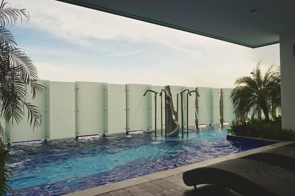 Swimming pool
