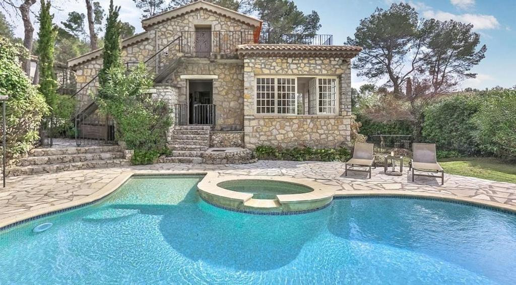 Charming villa - perfectly located - 3