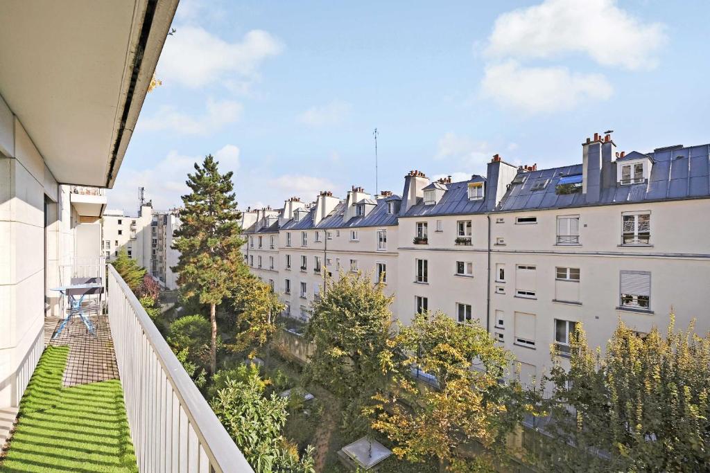 Spacious parisian apartment - 2BR 4P – République - 1