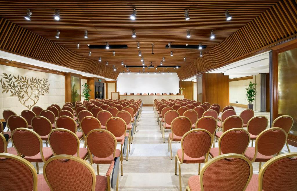 Tárgyalóterem/bálterem