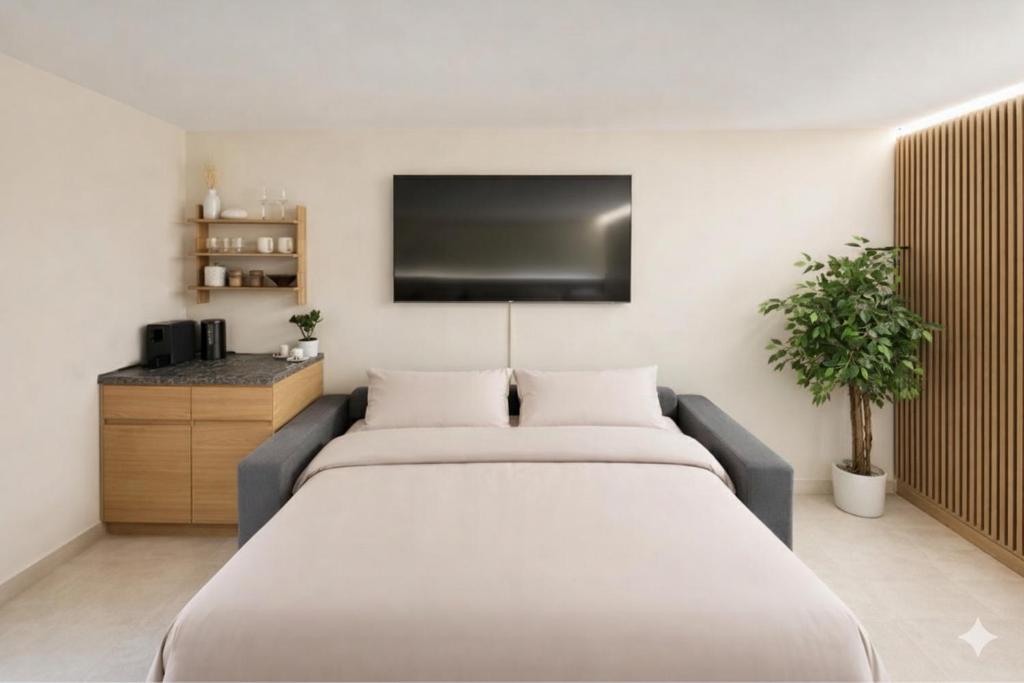 Escala - Family Room - 3