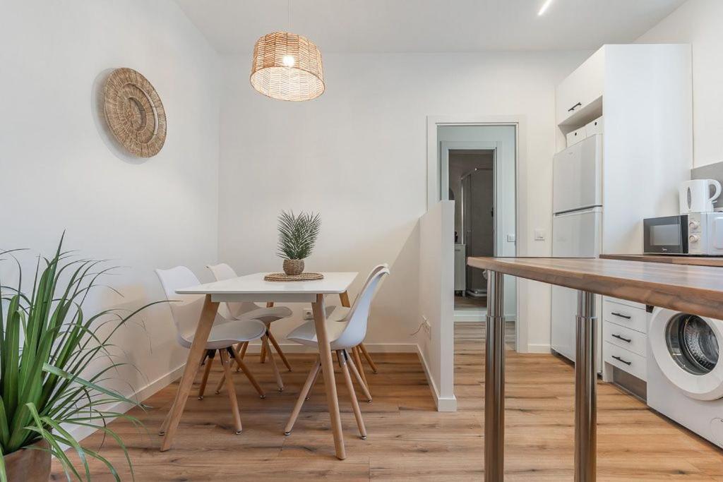 Charmingly renovated -2Bdrs 2Baths -Atocha - 3