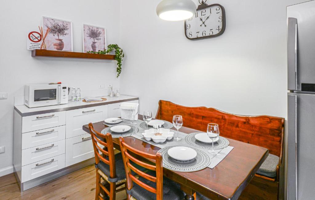 1 Bedroom Lovely Apartment In Firenze - 4