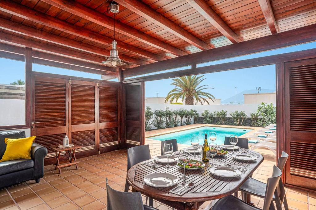 Villa Mango Lanzarote by Villa Plus - 3