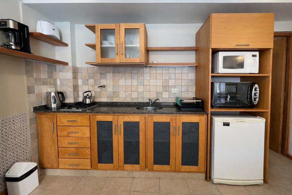 Departamento en pleno centro, con Pileta y parking - 3