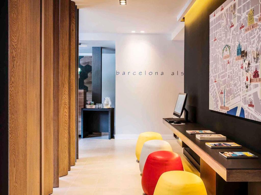 ibis Styles Barcelona Centre - 3