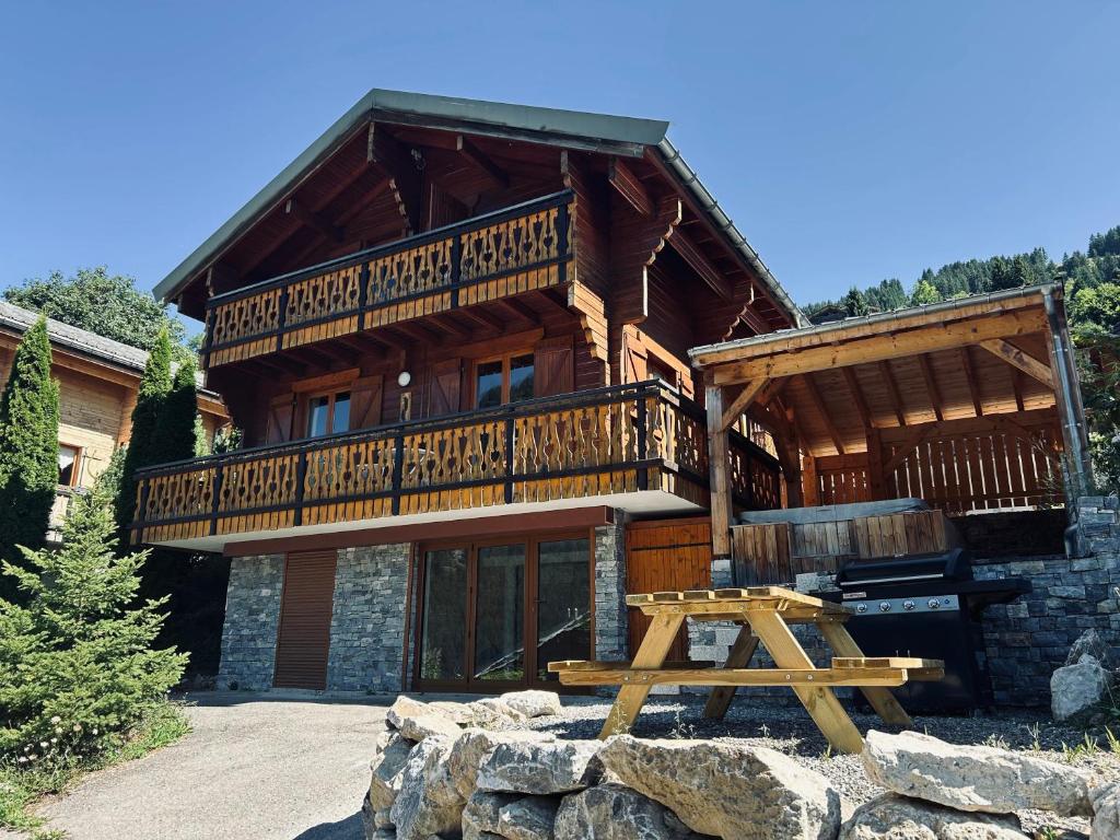 Chalet individuel 8 pers à Chatel Porte du soleil avec Jacuzzi exterieur - 1