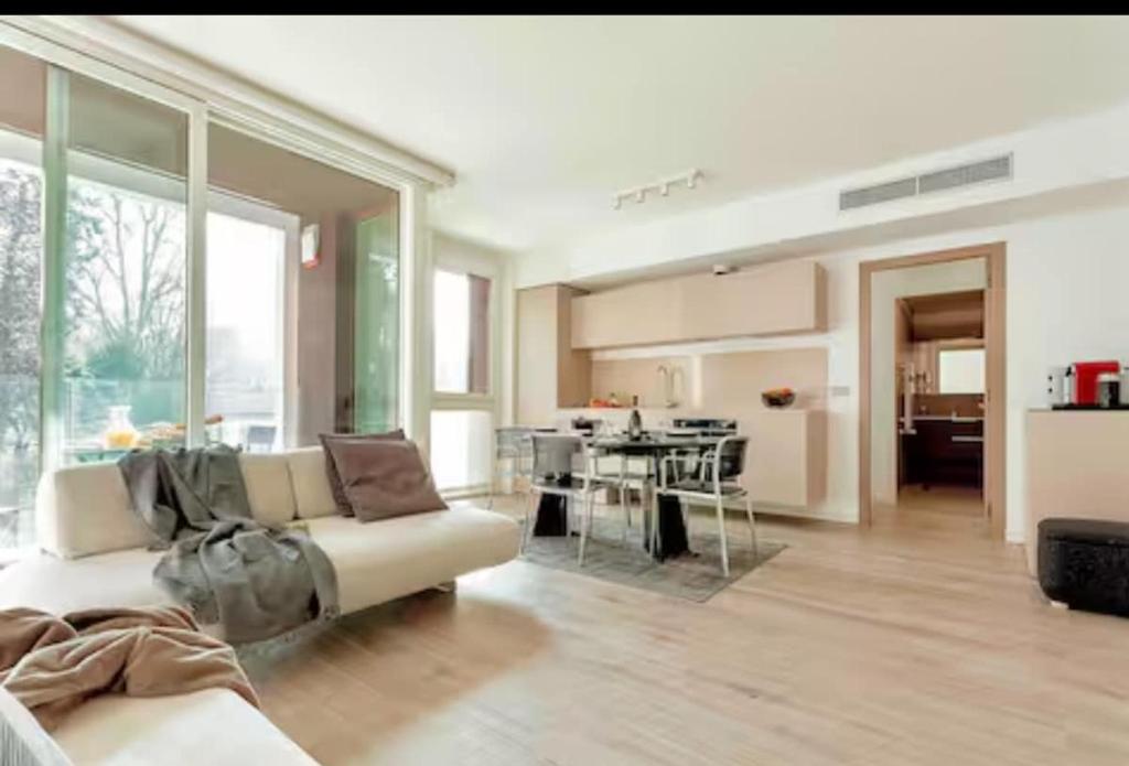 Luxury with Gym near CityLife Metro Portello - 1