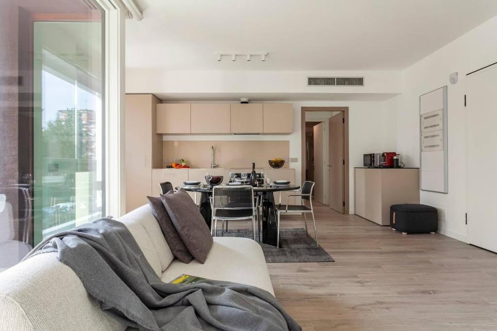 Luxury with Gym near CityLife Metro Portello - 2