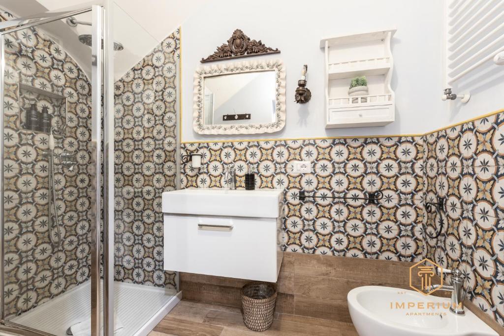 Imperium Residence - 100mt to metro, private Patio, A-C, 2-4 pax - 5