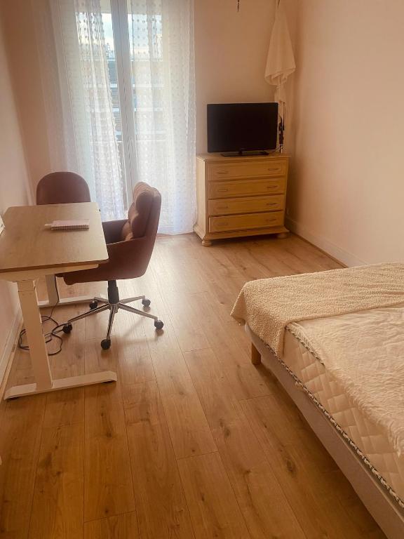 Cozy apartment near city center and train station - 5