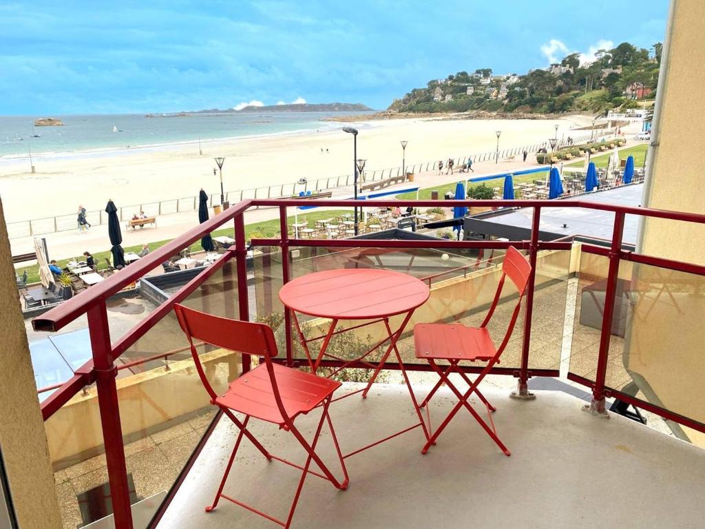 Appartement avec VUE MER EXCEPTIONNELLE plage de Trestraou à PERROS-GUIREC - Réf 510 - 2