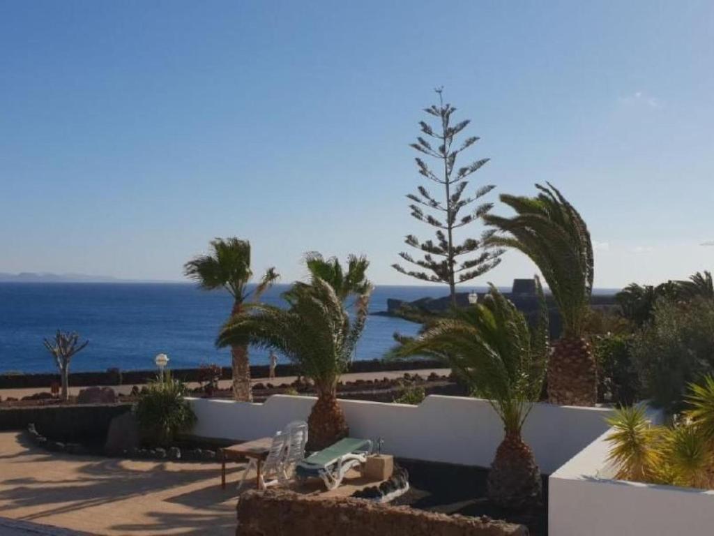 Apartment Schöne Wohnung in Playa Blanca mit Grill- Garten und Terrasse und Neben dem Str by Interhome - 1