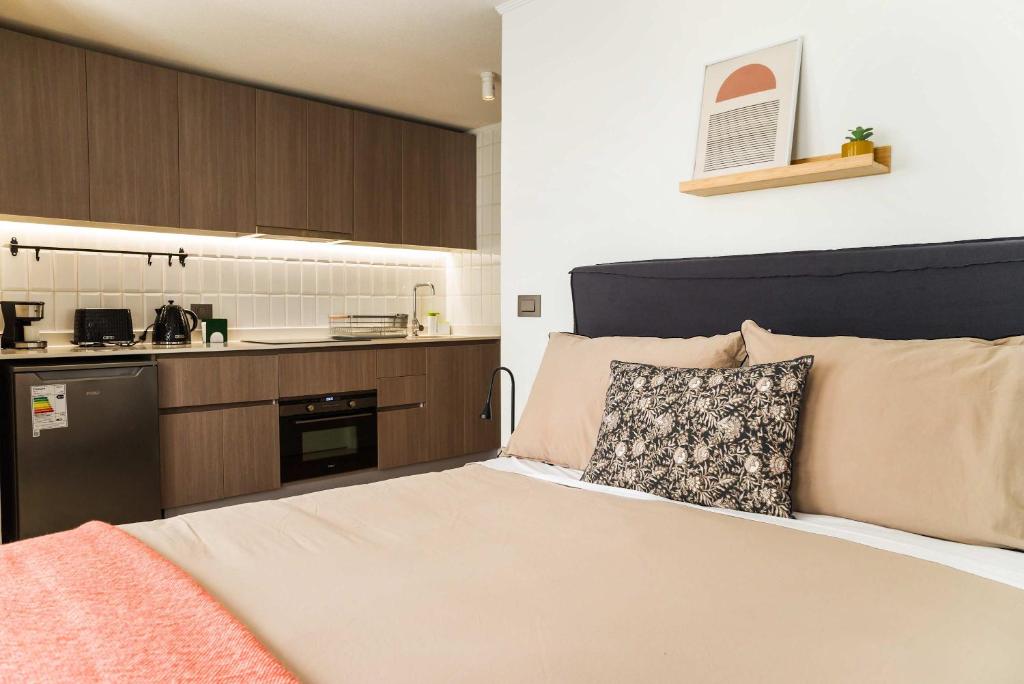 Modern Chic Studio Metro Nunoa Urban Lifestyle - 2