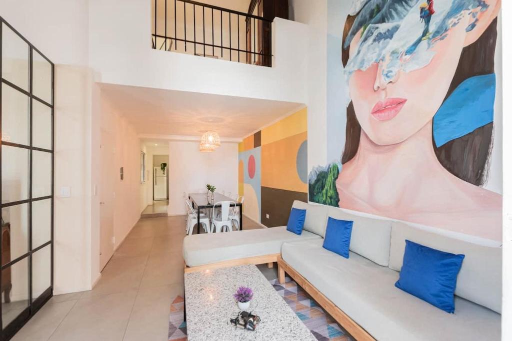 MOT Thames 2000 A 4Bd Terrace & Pool in Soho - 2
