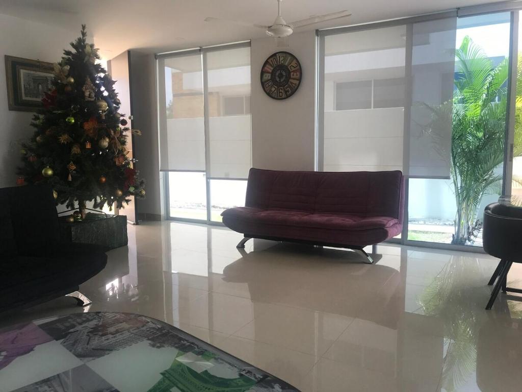 Hermosa casa en Girardot - 1