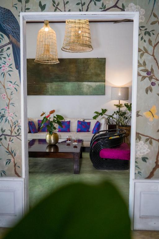 フロント・ロビー