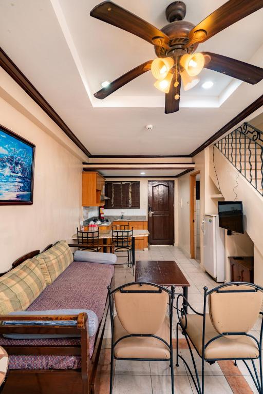 Crown Regency Residences Davao Hotel