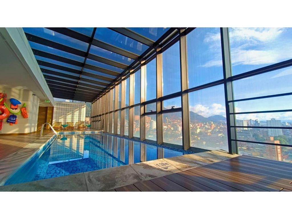 Oasis in Zona T with 2 Queen Beds, Pool, Sauna & Gym - 2