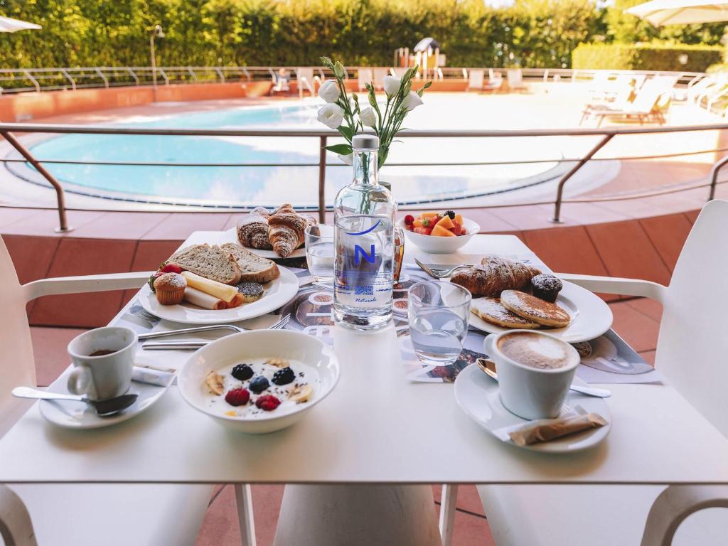 อาหารและเครื่องดื่ม