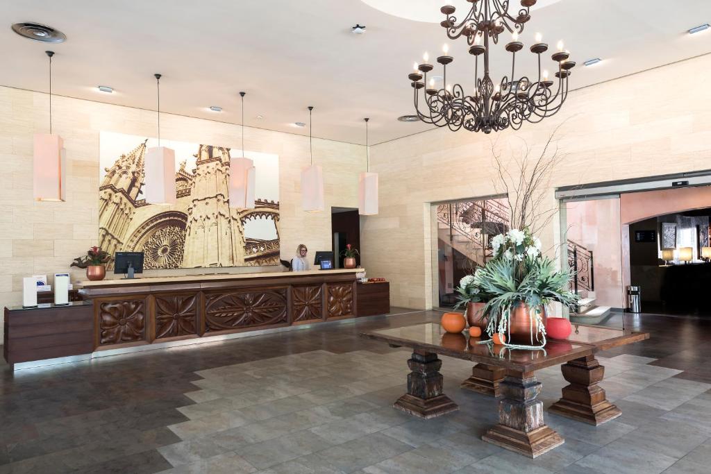 フロント・ロビー