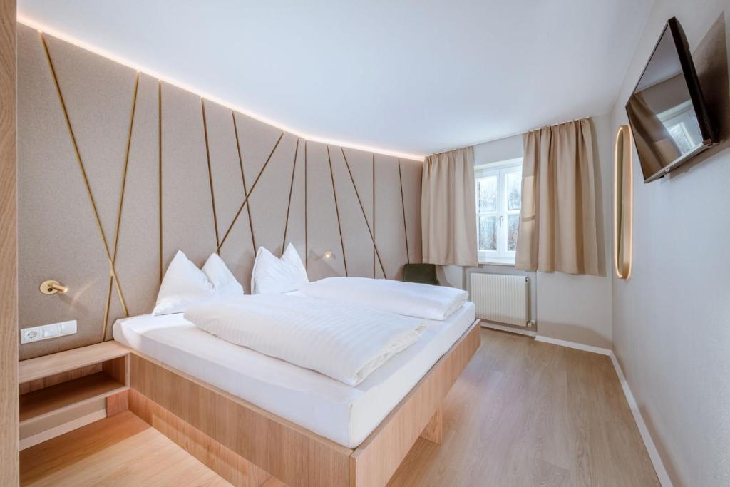 Crystls Aparthotel - 2