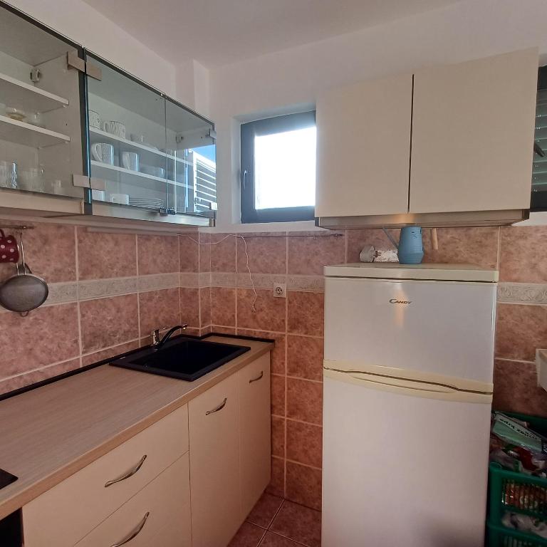 Sea breeze Budva - 4