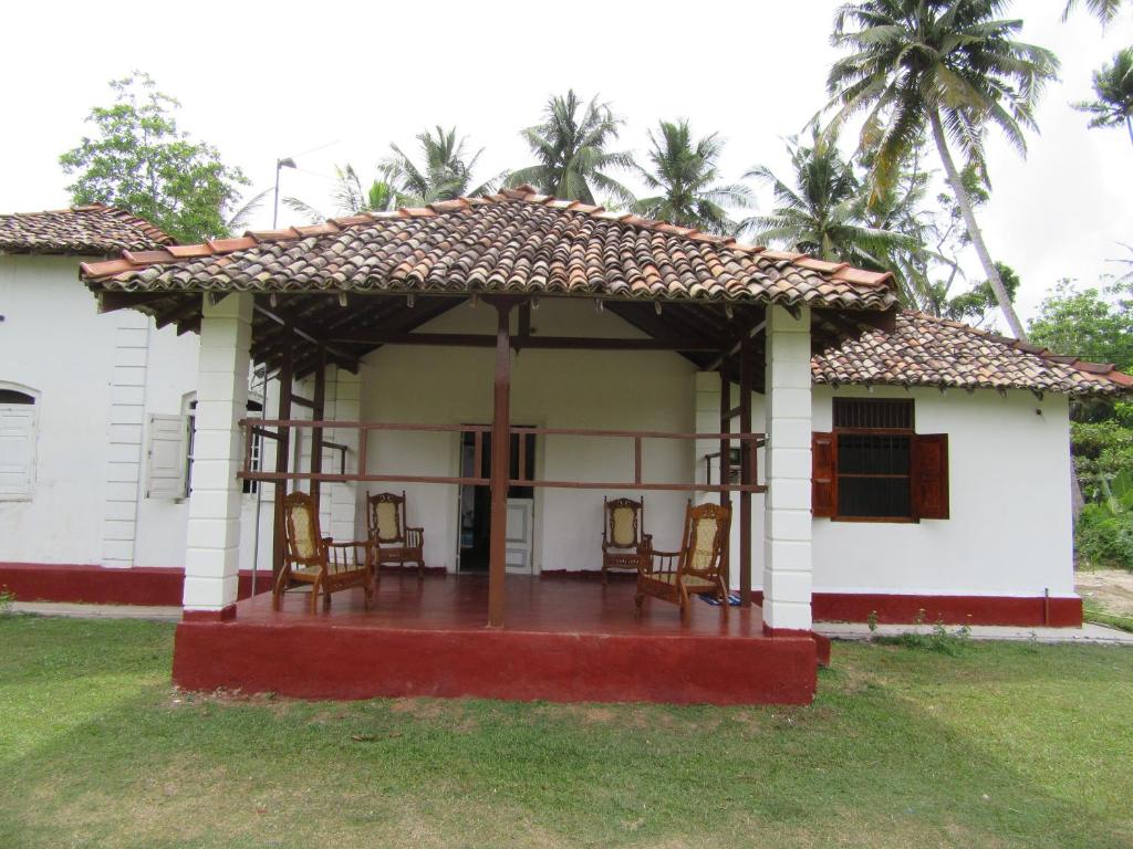 The Colonial Villa — Hotel in Mirissa