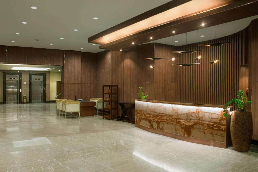 アストン マナド ホテル (Aston Manado Hotel) フロント・ロビー