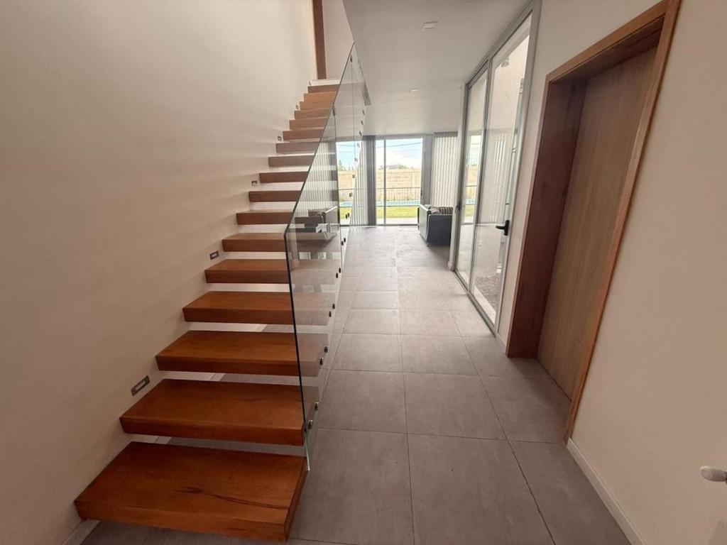 Casa con pileta y jacuzzi en Lujan de Cuyo, Mendoza - 1