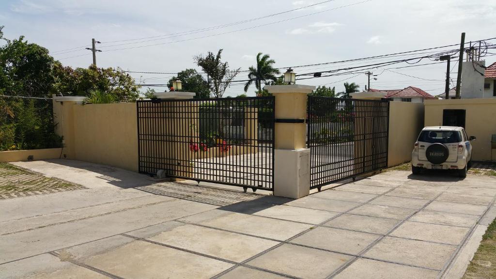 New Kingston Guest Apartments @ Donhead photo