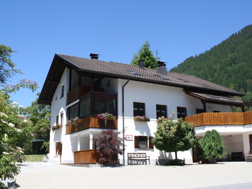 Apartment Ruhige Wohnung im Ortszentrum by Interhome - 1