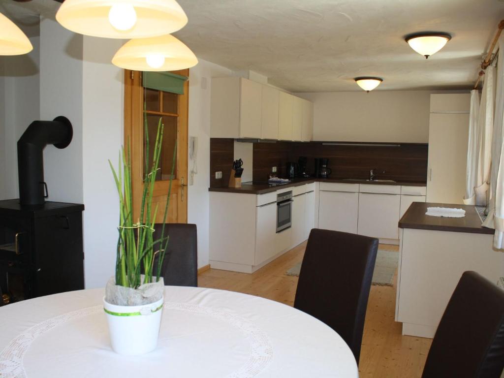 Apartment Ruhige Wohnung im Ortszentrum by Interhome - 5