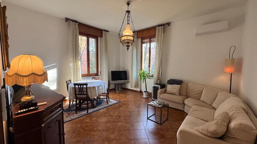 Tamburini 38 Vintage Apartment Near City Center, Parking Included - 1