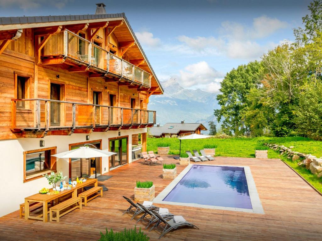 Chalet Woodman - OVO Network - 2