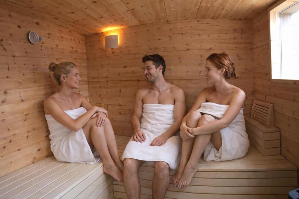 INFINITY SKY LODGE by belle-stay HEATED POOL, SAUNA and LIFT - 3