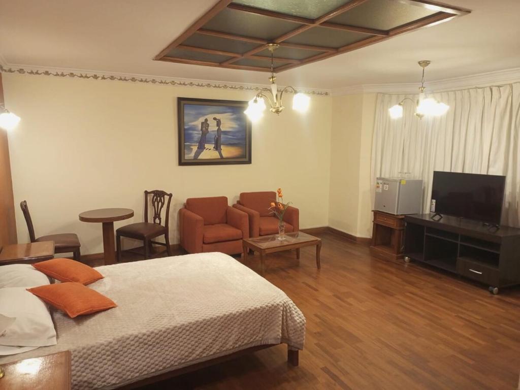 Style and Comfort in the Best Area of La Paz H-13 - 3