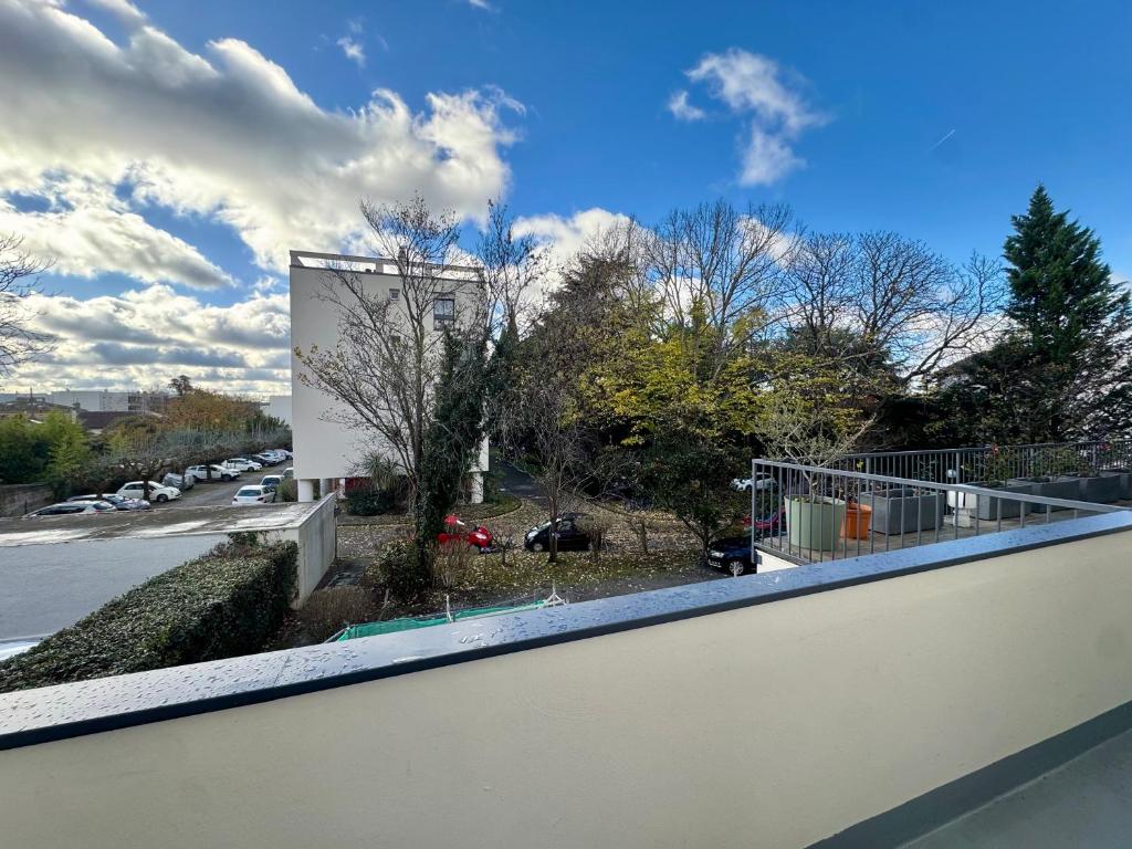 Studio lumineux avec balcon - Calme et idéal - 4