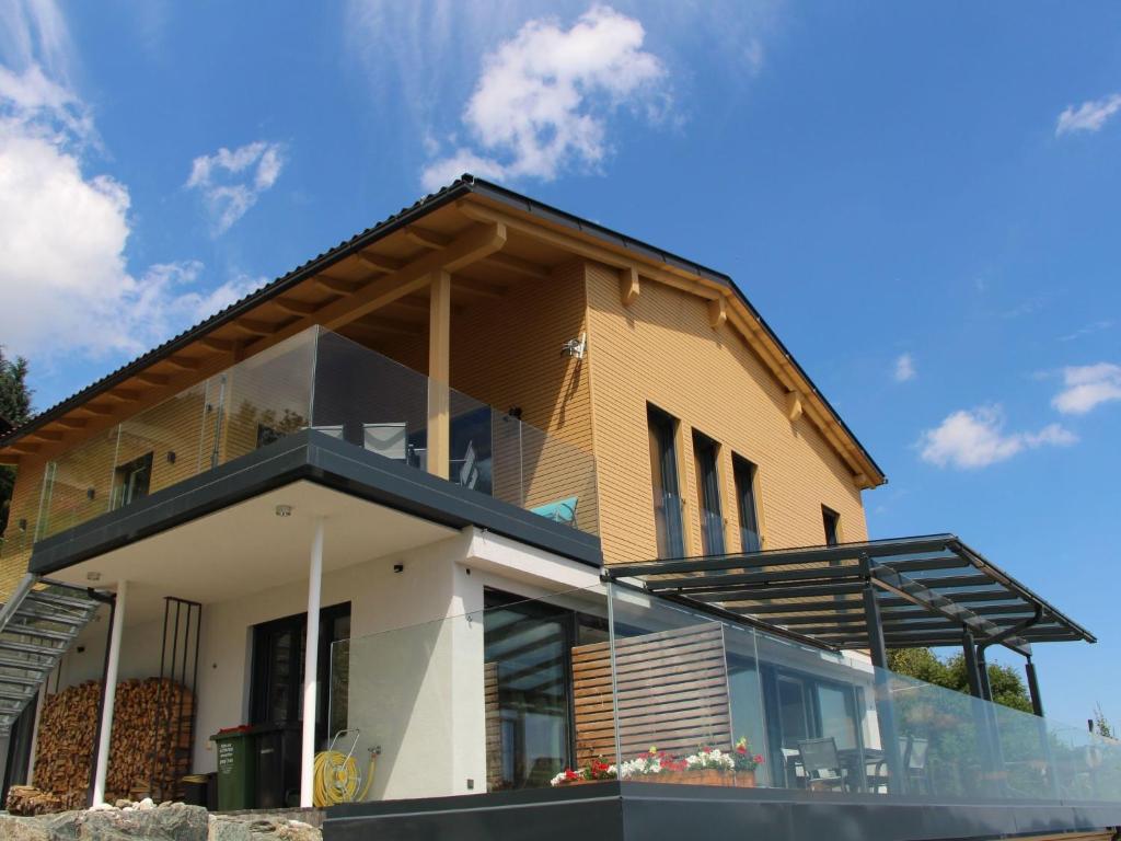Holiday Home Freistehendes Ferienhaus mit Blick auf den See by Interhome - 3