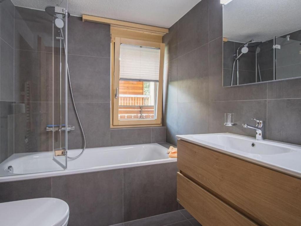 Apartment Top Ferienwohnung Dom - SkiIn-SkiOut by Interhome - 5