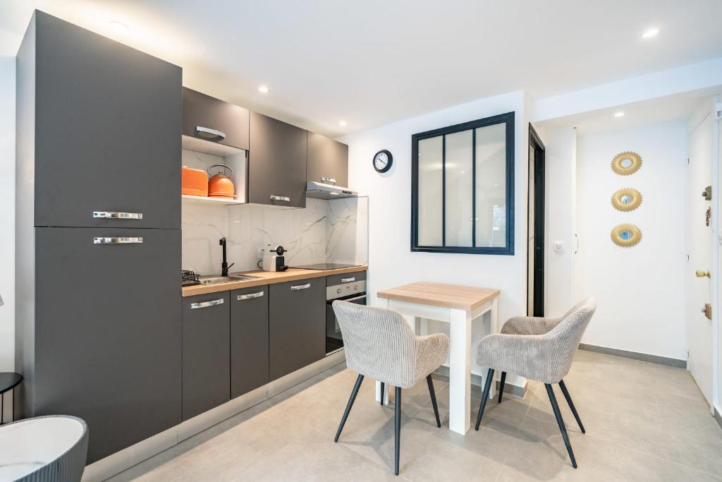 Charming bright studio with spacious outdoor area - 3