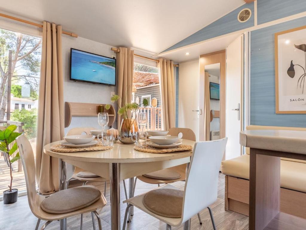 Nomad HAUX L’Escala 1 - 5