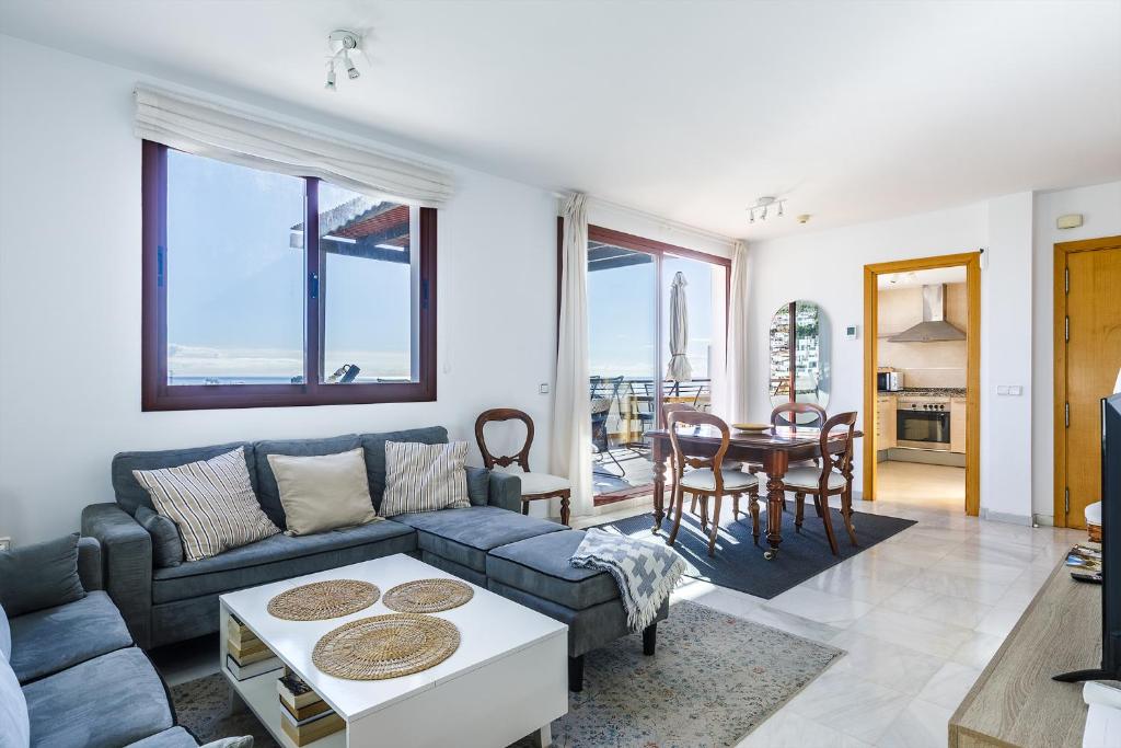 Panoramic Penthouse - 1