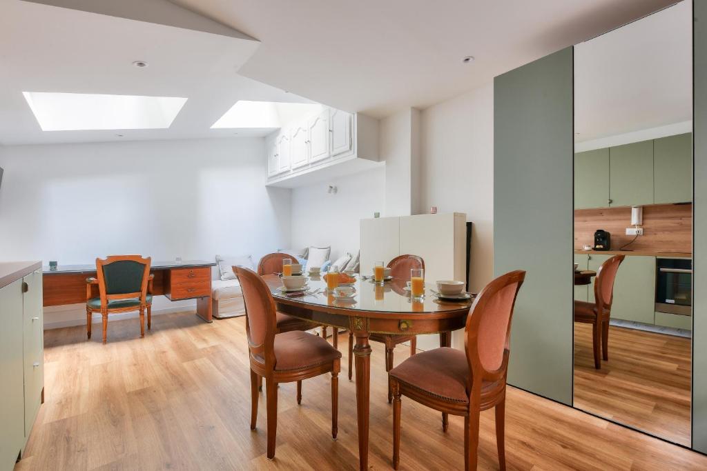 Bright & Spacious Apartments in Central Paris 15th - 4