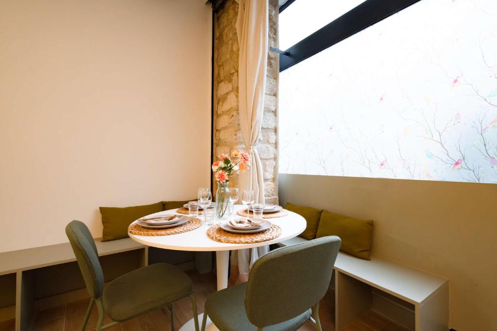 Typical Apartment for 4 in Paris 9 - 2
