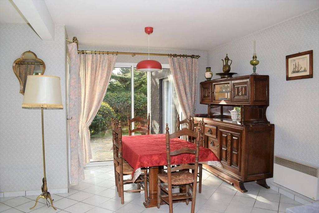 Villa avec jardin dans un quartier calme au centre de Perros-Guirec - Réf 934 - 5