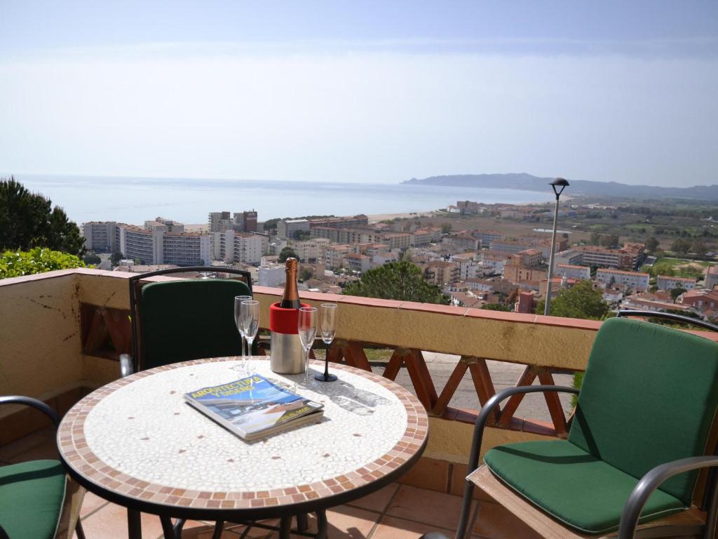 Encantadora Casa con Piscina y Vista al Mar en L'Estartit - ES-323-28 - 1